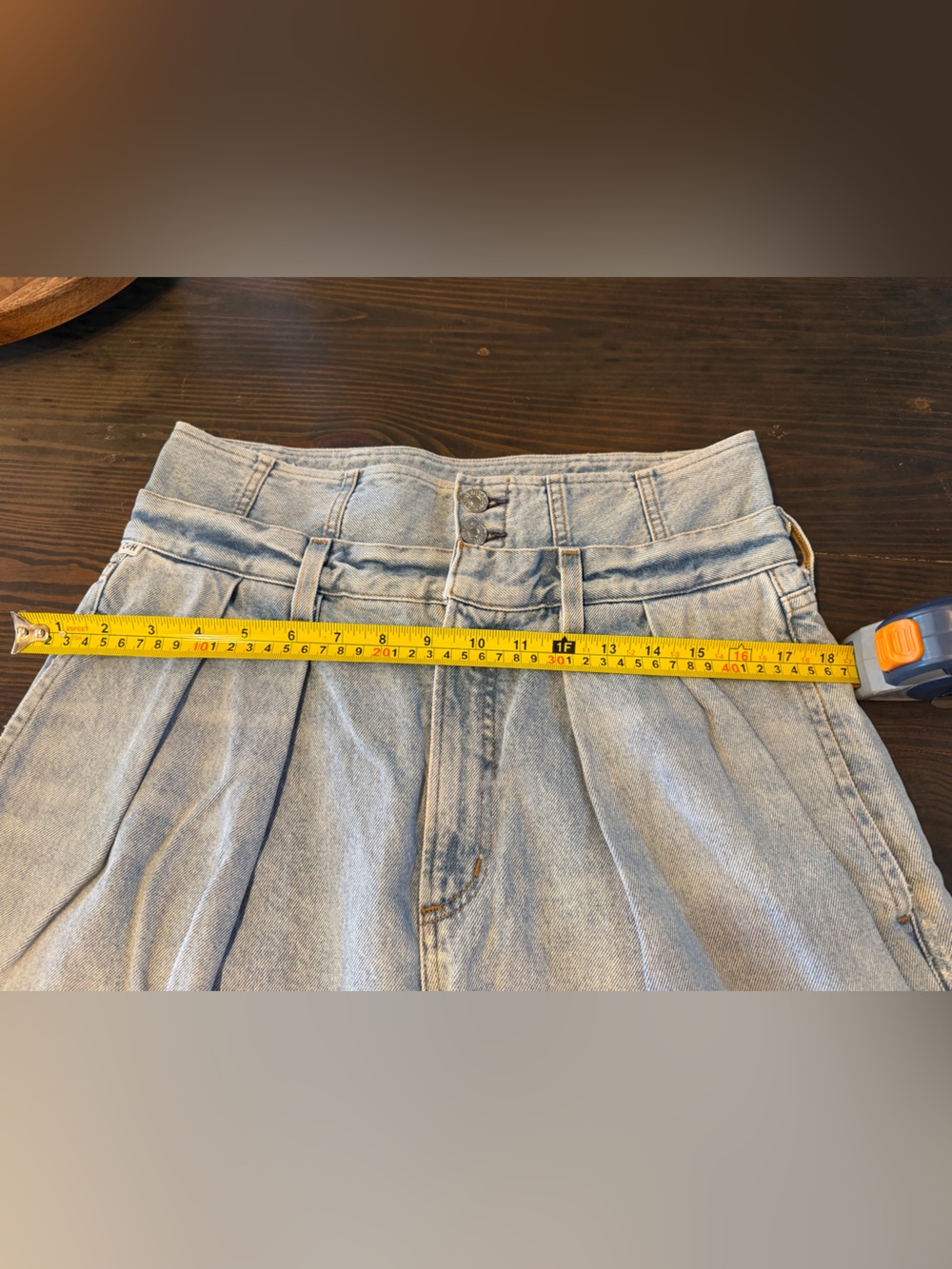 Light Wash High-Waist Wide Leg Jeans - Citizens of Humanity - Picture 5 of 11